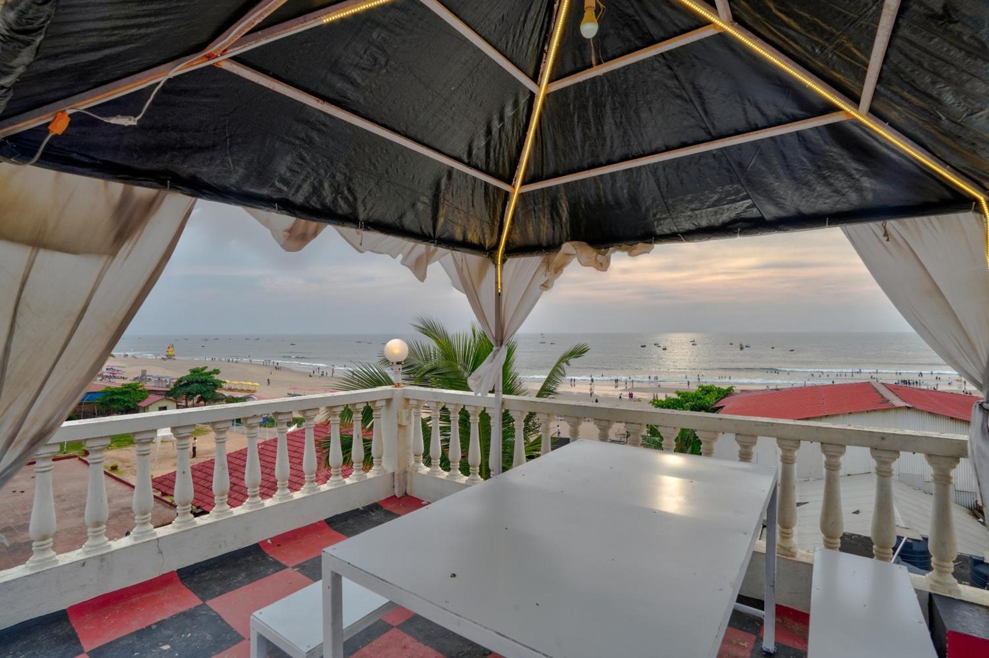Hotel Salty Waves Baga Exterior foto